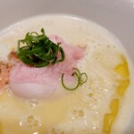 らーめんMAIKAGURA - 白トリュフオイル香る鶏白湯麺