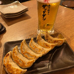 肉汁餃子のダンダダン - 餃子とビール