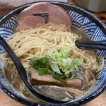 極麺 青二犀 - 細ストレート麺と煮干風味の美味しいスープ。