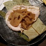 れんこん - 霧島豚肉のロースト　れんの葉包み焼き
