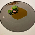 ラ・ヴァガボンド - 仔羊…フランスシストロン産仔羊のロースト　行者ニンニク　ナスタチウム