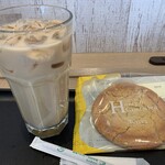 TULLY'S COFFEE - ハニーミルクラテとハチミツカマンベールクッキー