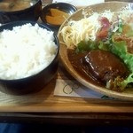 POMMIER - からバーグ定食