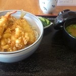 天ぷら　松島 - 天丼セット(基本は海老小、イカかき揚げ、キス、ピーマンですが差額を支払う事で具材を代えられます。)
