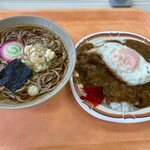 Housuisusukinoekishokudou - ミニ目玉カレーとそば　５７０円