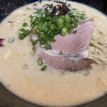 博多ラーメン 亀八 - よく見ると…