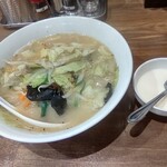 陳麻家 - 【2022.4.8(金)】野菜麺(並盛・150g)830円と杏仁豆腐