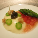 エクアトゥール - アミューズ　佐賀県産ホワイトアスパラのブランマンジェ