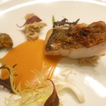 エクアトゥール - ポアソン　五島列島産カサゴのポアレ　その出汁で取ったブイヤベース