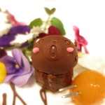 エクアトゥール - プティフール　カヌレとクマちゃんのチョコレート　食用花