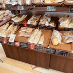 MaMa Bakery - 並んでるパン