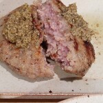 肉のだるま - 朝びき　キレイなピンク色の肉がこれまた旨い