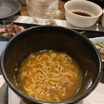 石鍋のぐち 白金邸 - 裏メニュー。シメの辛ラーメン。まずいわけ無い