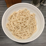 焼鳥日高 - 肉汁うどん（並） ¥580 の麺