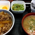 吉野家 - 『ねぎ玉牛丼（並）･［汁だく］』と『とん汁』