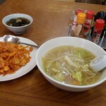 ペンヤ食堂 - チキンライスに野菜スープ