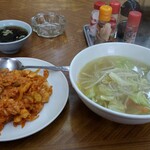 Penya Shiyokudou - チキンライスに野菜スープ