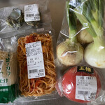 四季菜 - ⚫︎王様トマトうんまーい⚫︎新玉ねぎ食べて血液サラサラ〜⚫︎浜茹でサザエはパパのアテ　⚫︎スパゲティは鉄板ナポリタンに