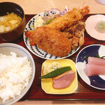 アゲサワ - ミックスフライ定食（大きな海老フライ、コロッケ、唐揚げ）