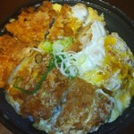 Takuhai Tonkatsu Semmonten Kasaneya - ダブルチキンかつ丼、温玉乗せる前