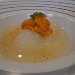 トゥ・ラ・ジョア - 新玉葱と活帆立の蒸し物（２月）