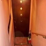 アフェット - <'13/02/06撮影>外観の地下1階入口への風景です