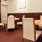 アフェット - <'13/02/06撮影>店内のテーブル席の風景です