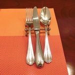 アフェット - <'13/02/06撮影>卓上のフォーク、ナイフ、スプーンです