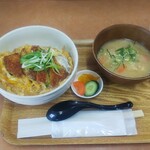 小さな食堂 ヒロ - カツ丼 (税込)500円<全体> (2022.04.09)