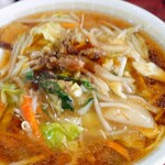 進来軒 - ラー油、胡椒いっぱい