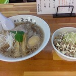 Menya Masaki - 【2022.4.9(土)】特製醤油ラーメン(並盛・150g・背脂あり)1,200円＋本日の御飯(ネギマヨチャーシュー丼)300円