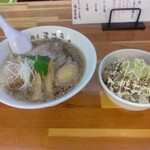 麺屋 まさき - 【2022.4.9(土)】特製醤油ラーメン(並盛・150g・背脂あり)1,200円＋本日の御飯(ネギマヨチャーシュー丼)300円