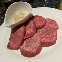 草の家 赤坂店 - なかなか食べない分厚いタンで、とっても美味しかった