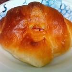 トリュフベーカリー - 季節限定のさくらの塩パン