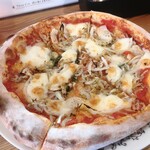卯之町バールOTO - 本日のおすすめPizza(この日はシラスのピザ)¥1,200