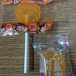 王者-23 - 食後のサービスでもらった飴とゼリー