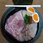 王者-23 - 昆布水つけ麺(塩・特盛)と、盛りチャーシューの麺