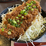 Sam Biki No Kobuta - ◎ソースカツ丼¥1.180を口頭オーダ‼️
      キャベツ、ご飯大盛り、味噌汁はお代わり自由