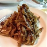 カトリカ - ゴボウのマリネ。バルサミコ風味。ブラックとタイムが効いてる