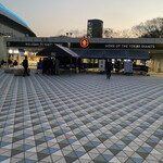 東京ドーム売店 - 東京ドーム　ラクーア側からの入り口写真。
      
      東新宿駅からは大江戸線で5つ目、所要時間11分
      
      6時に会社出ても6時半には席に着ける。