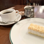 ブラッスリーオザミ丸の内 - コーヒーとデザート