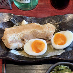 Wasabi Izakaya Anagura - わさび丼と塩豚角煮ざる蕎麦セット ¥980 の塩豚角煮