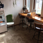 Sun's kitchen - イートイン・スペースも僅かながら有り