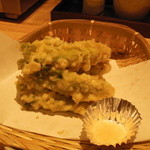 いわし亭 - 調子に乗って追加オーダー。タラの芽の天婦羅。