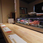 いわし亭 - カウンター席の目の前がこんなんなら、テンション上がるでしょう？！