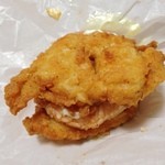 Kentakki Furaido Chikin - ケンタッキーの限定商品「チキンライス」GET！
                      
                      ニクとニクに挟まれたライス！
                      
                      食べづらいぜ！！