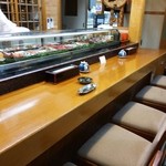 Sushi Haru - カウンター。