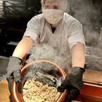 薪鳥新神戸 - 土鍋鶏そぼろご飯