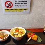 灼味噌らーめん 八堂八 - おまかせ飯 500円、赤星(中瓶) 600円