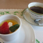 えちご亭 - コーヒーと、サービスのプリン